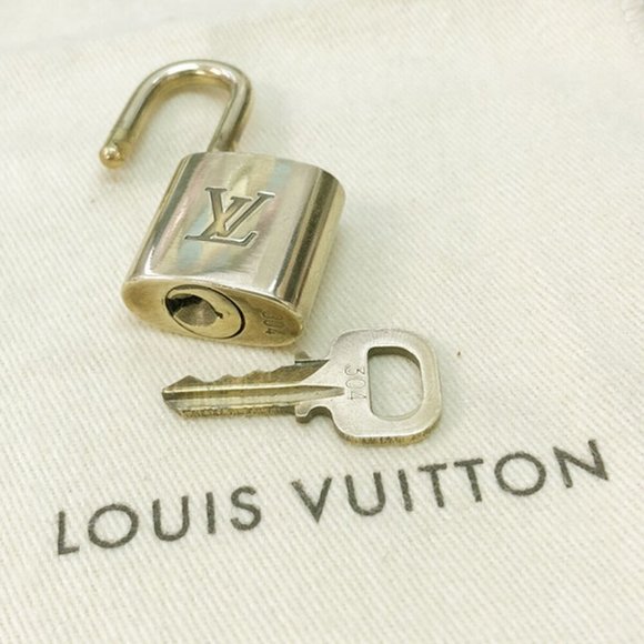LOUIS VUITTON LV 10 SET PADLOCK KEY CHARM CADENA GOLD-PLATED FRANCE 34JF227 - Picture 4 of 4